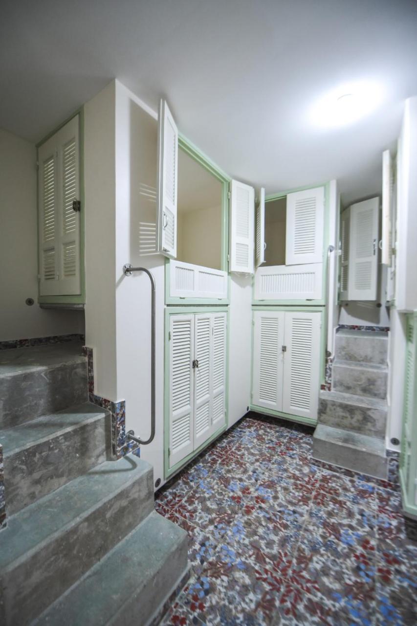 Damask Rose, Lebanese Guest House Jounieh Rom bilde